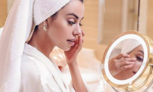 Maquiagem e Cuidados Faciais: A Arte de Realçar Sua Beleza Natural